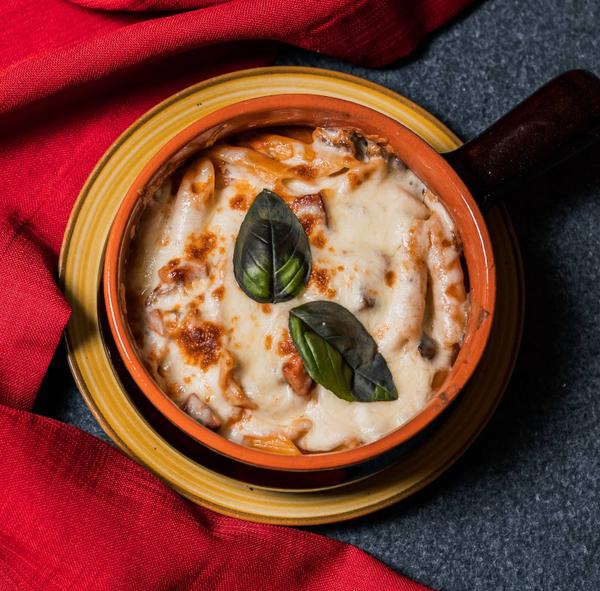 Penne cu Piept de Pui Al Forno